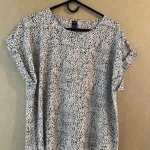SHEIN Black Dot Print Short Sleeve Tee